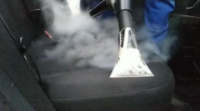 curataretapiterieautocuaburispalareigienizare1_400